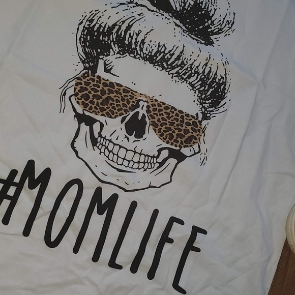 #MOMLIFE skull tank top - Picture 4 of 12